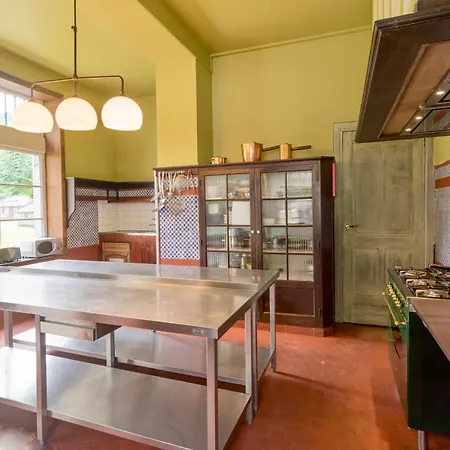 度假居 Renting A Whole Castle For Your Holiday Why Not *