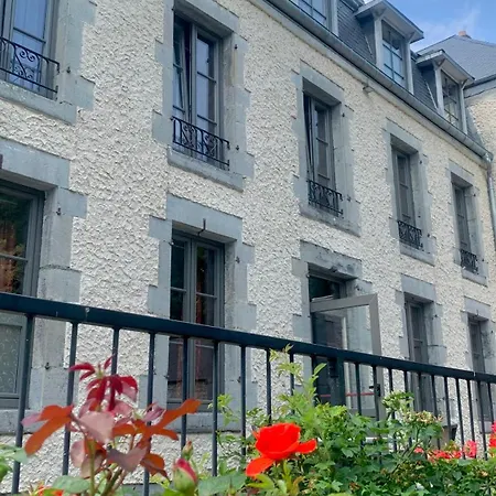 Renting A Whole Castle For Your Holiday Why Not 度假居